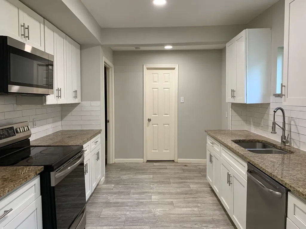 1107 Oxford Street River Oaks TX 76114
