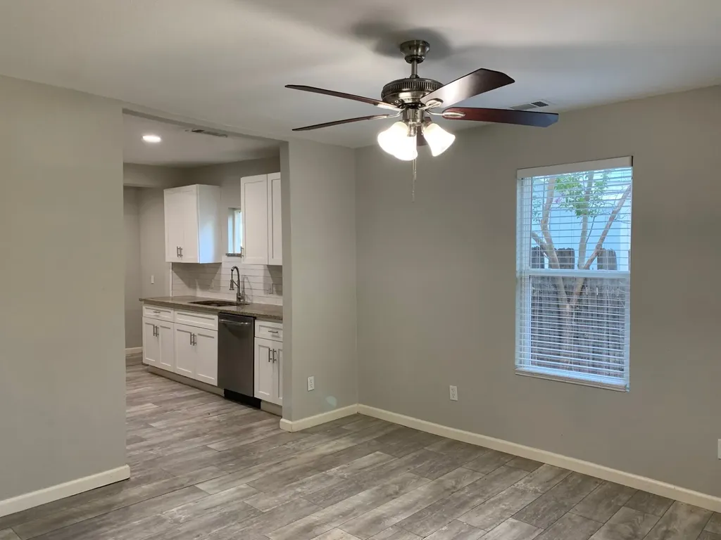 1107 Oxford Street River Oaks TX 76114
