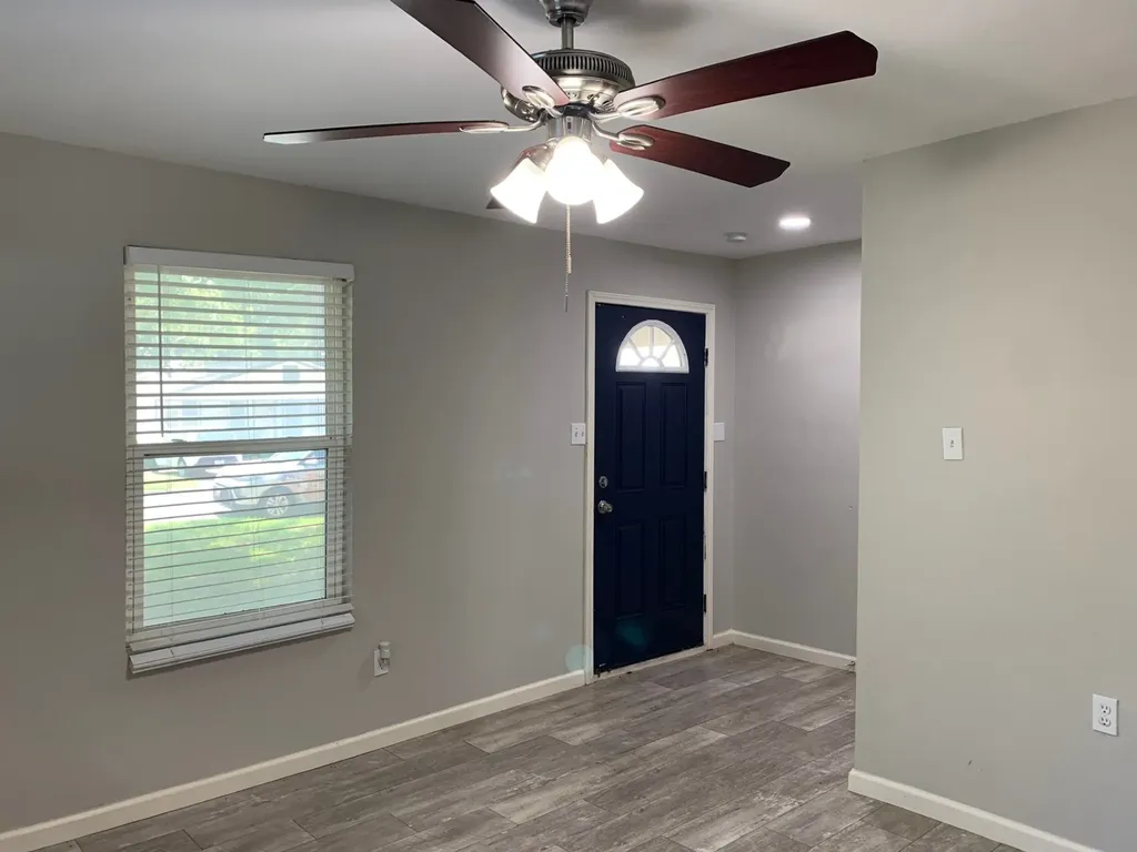 1107 Oxford Street River Oaks TX 76114