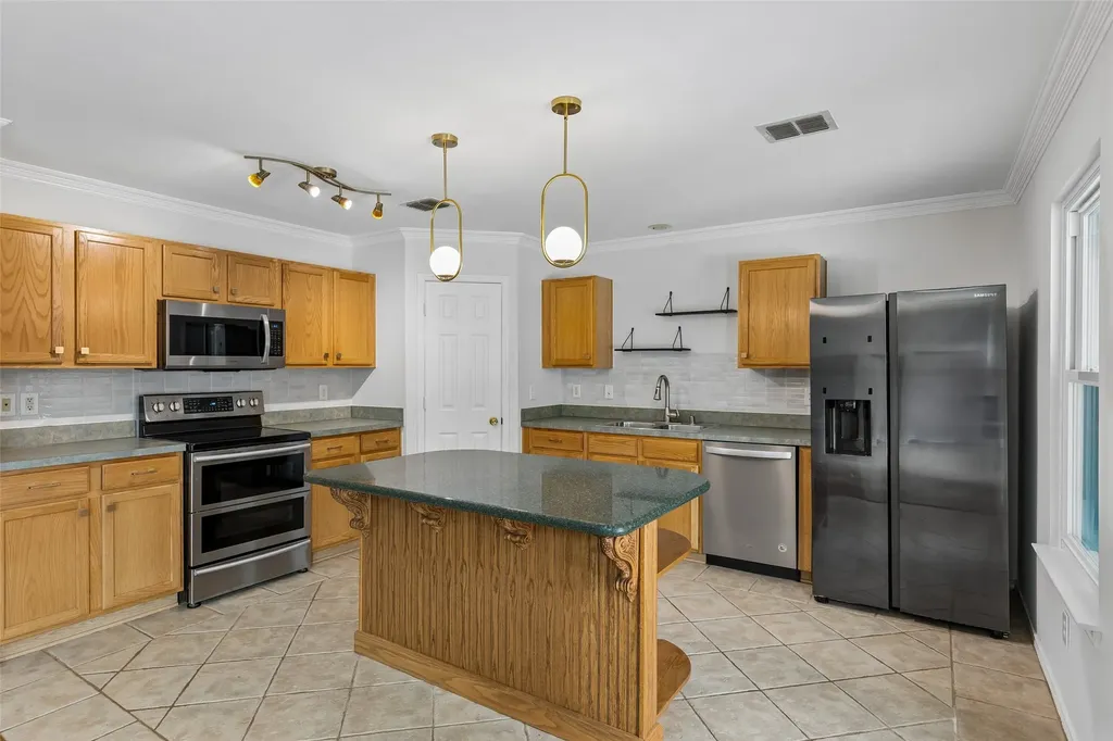 2824 High Pointe Boulevard Mckinney TX 75071