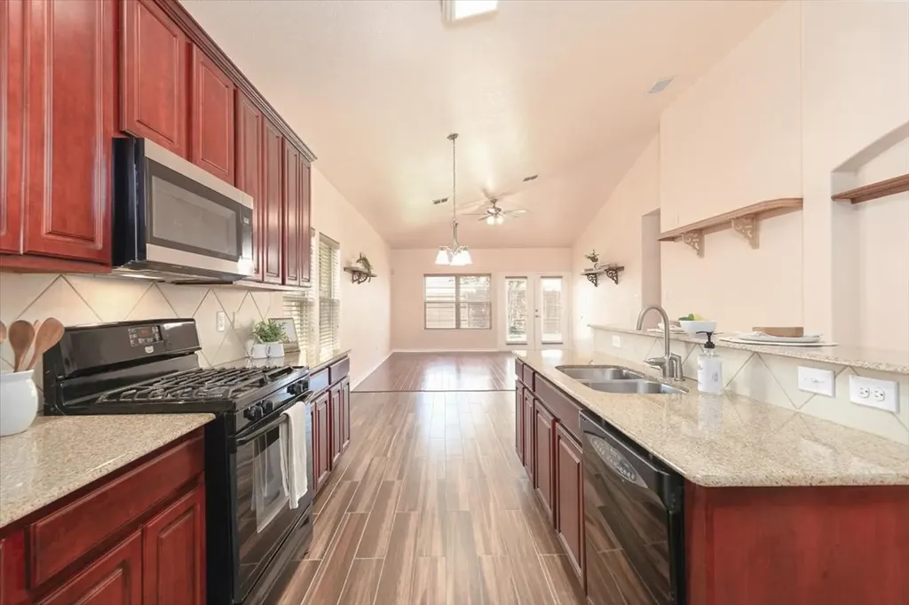 5847 Candlelight Lane Grand Prairie TX 75052