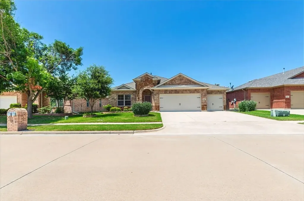 5847 Candlelight Lane Grand Prairie TX 75052