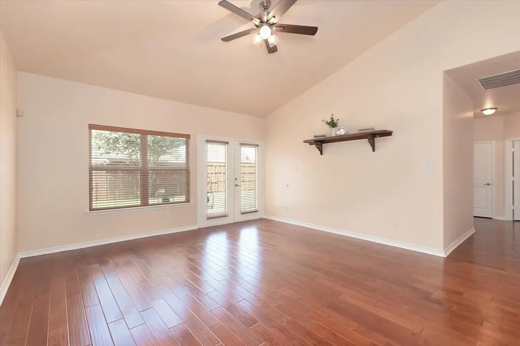 5847 Candlelight Lane Grand Prairie TX 75052