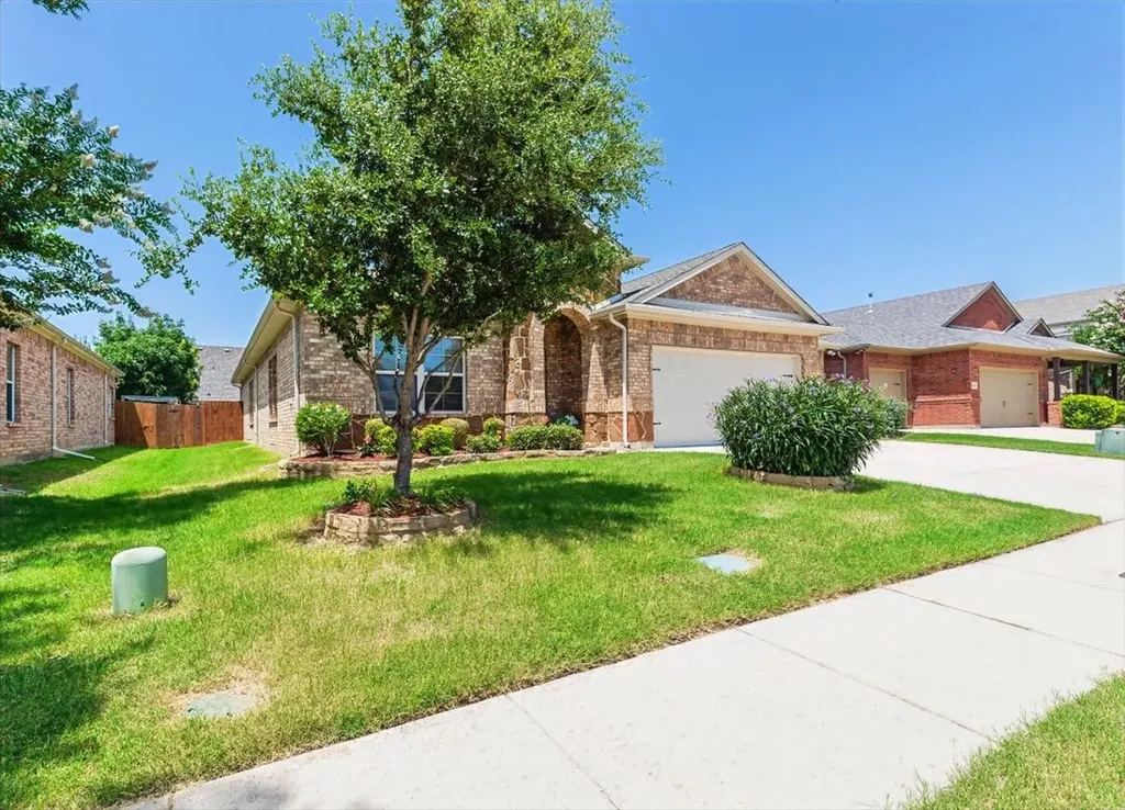 5847 Candlelight Lane Grand Prairie TX 75052