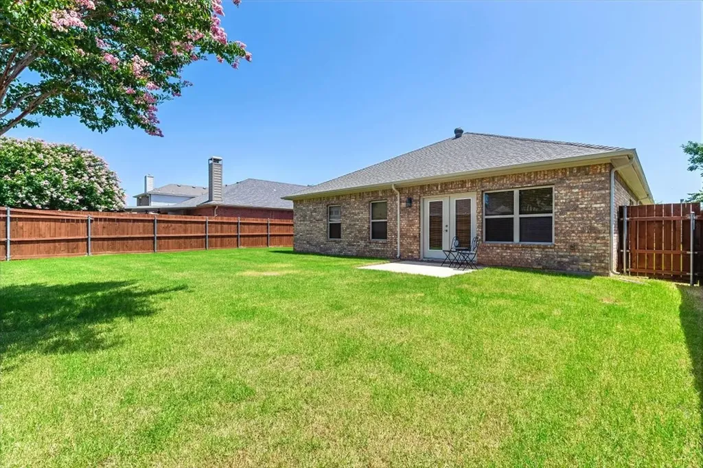 5847 Candlelight Lane Grand Prairie TX 75052