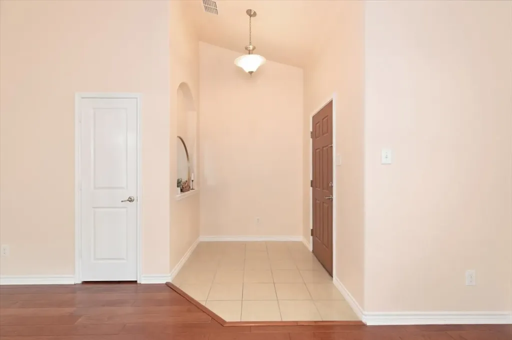5847 Candlelight Lane Grand Prairie TX 75052