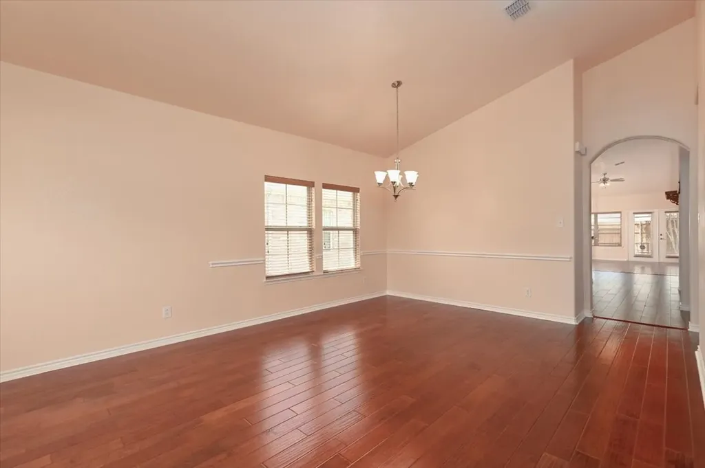 5847 Candlelight Lane Grand Prairie TX 75052