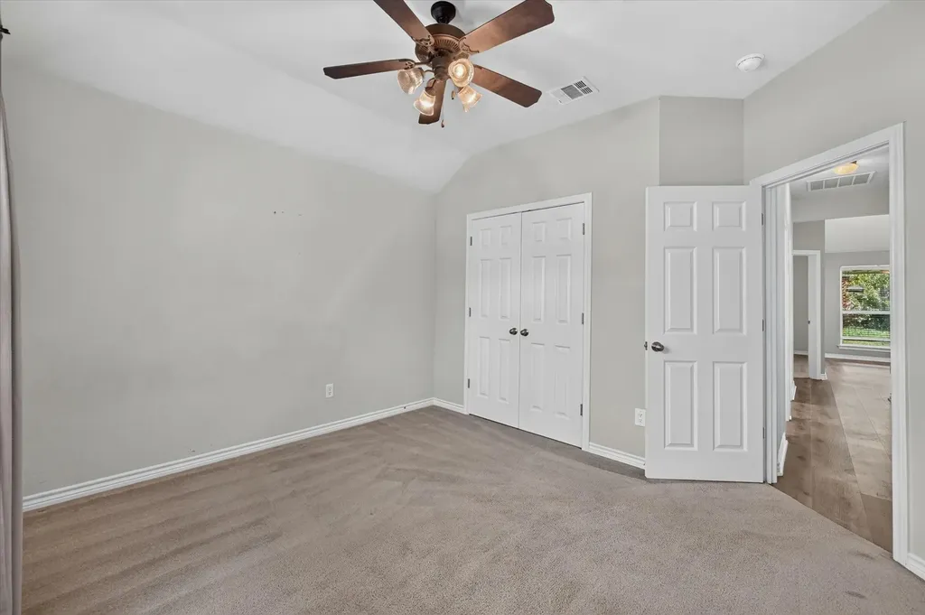 930 Royal Oak Lane Burleson TX 76028