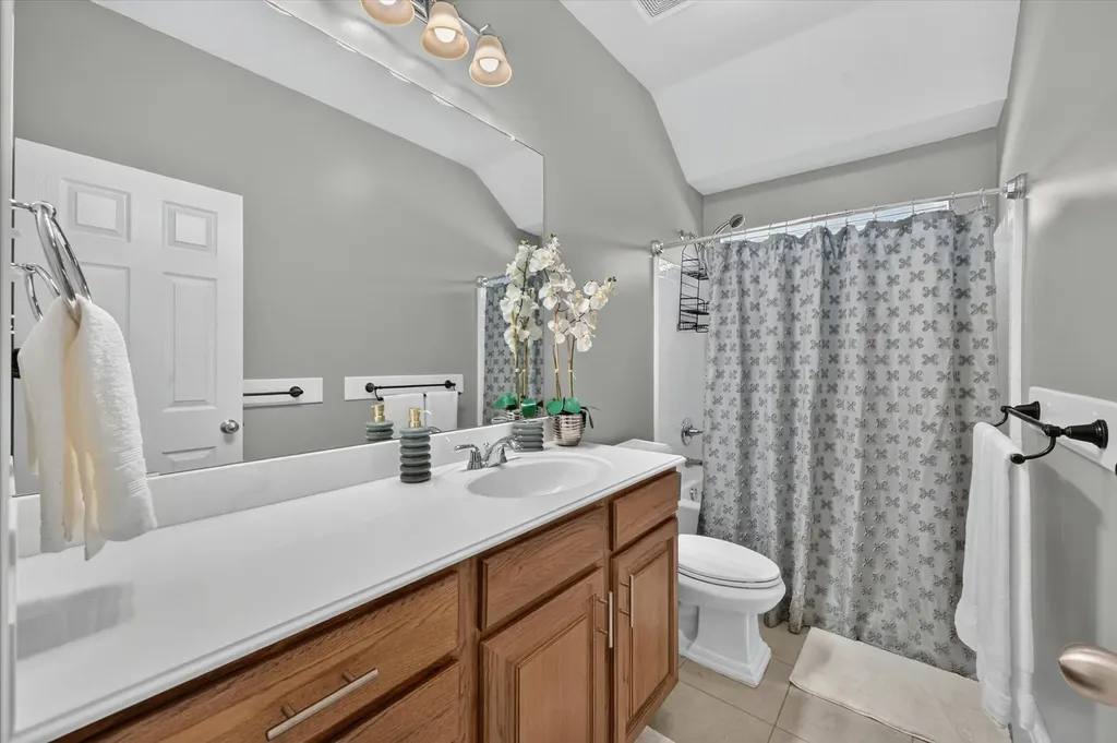 930 Royal Oak Lane Burleson TX 76028