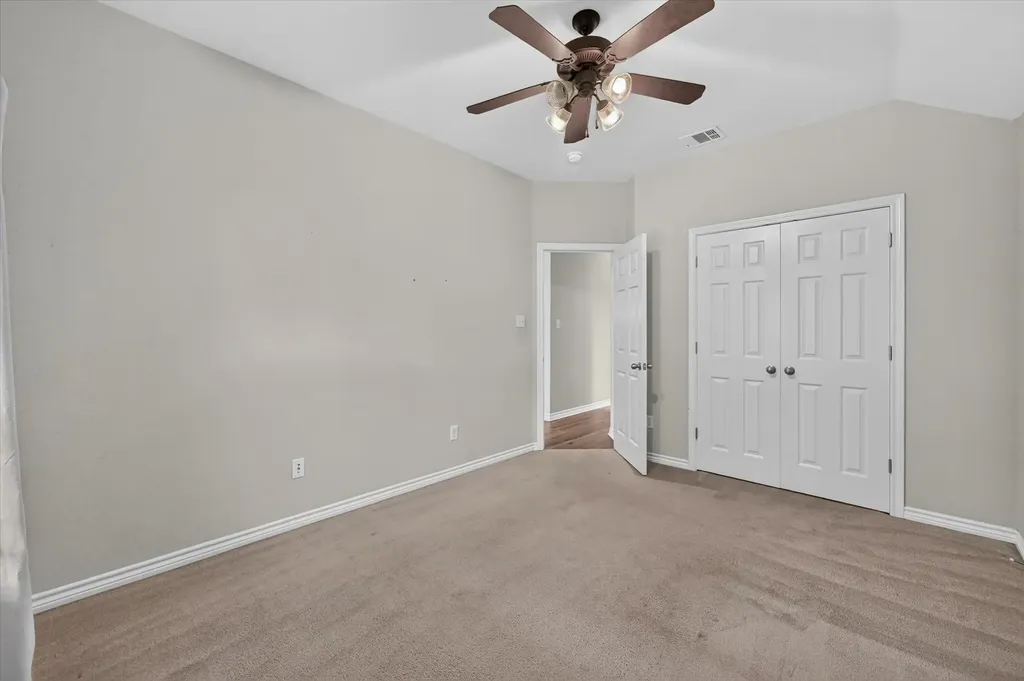 930 Royal Oak Lane Burleson TX 76028