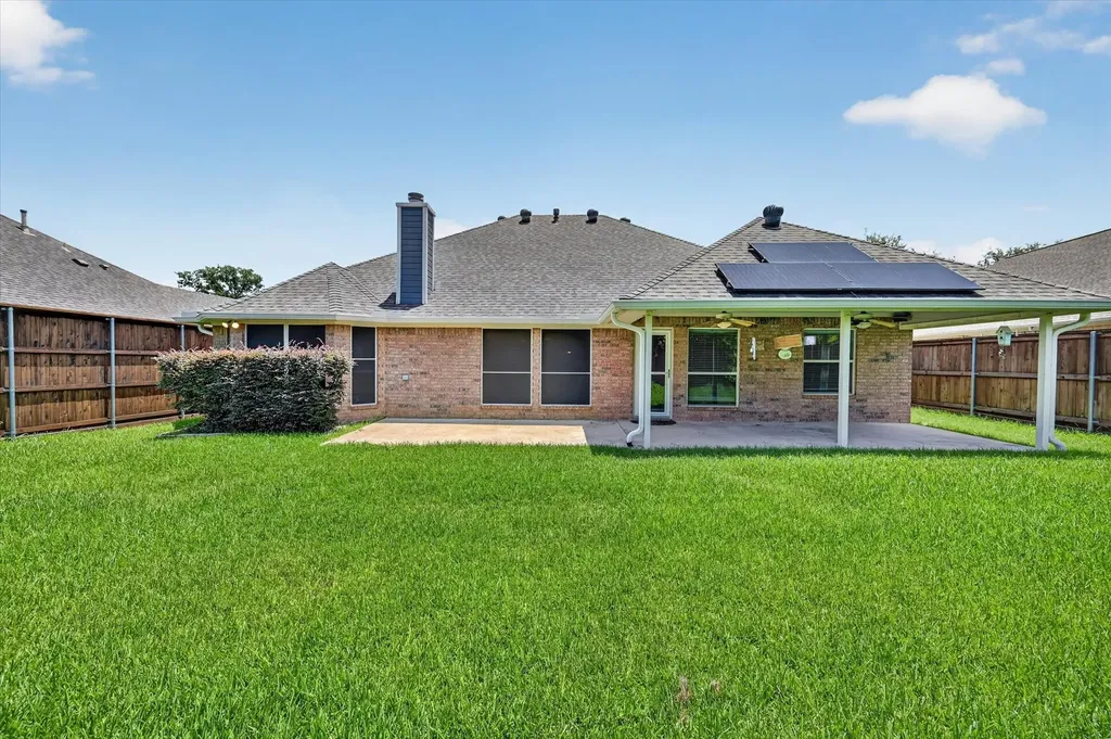 930 Royal Oak Lane Burleson TX 76028