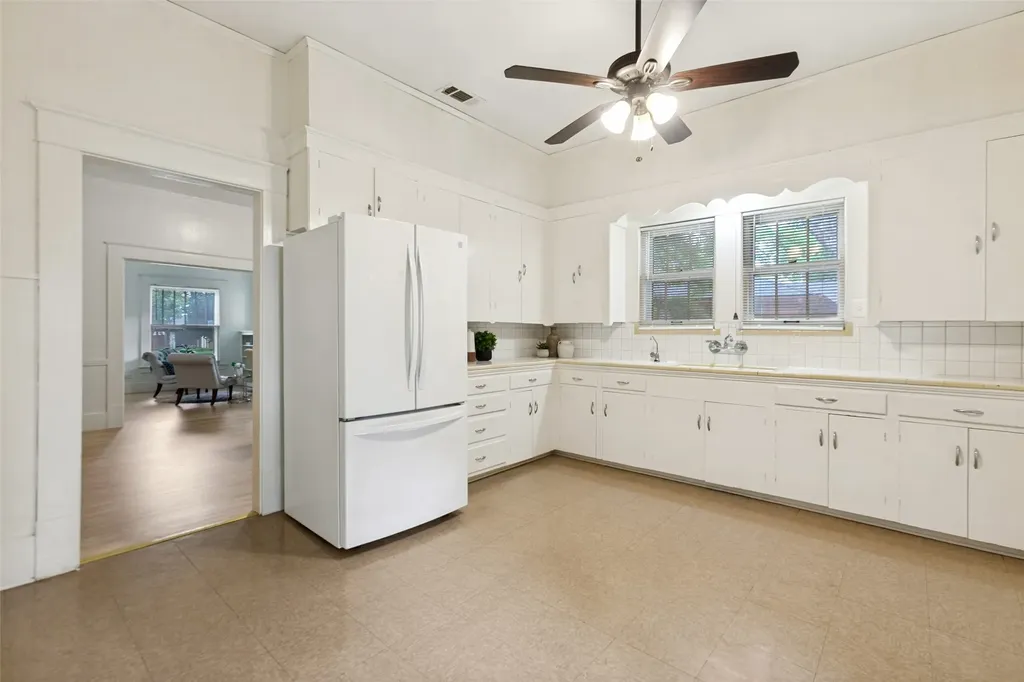 416 S 11th Street Garland TX 75040