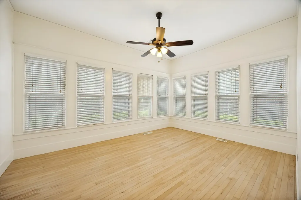 416 S 11th Street Garland TX 75040