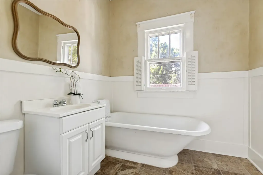 416 S 11th Street Garland TX 75040