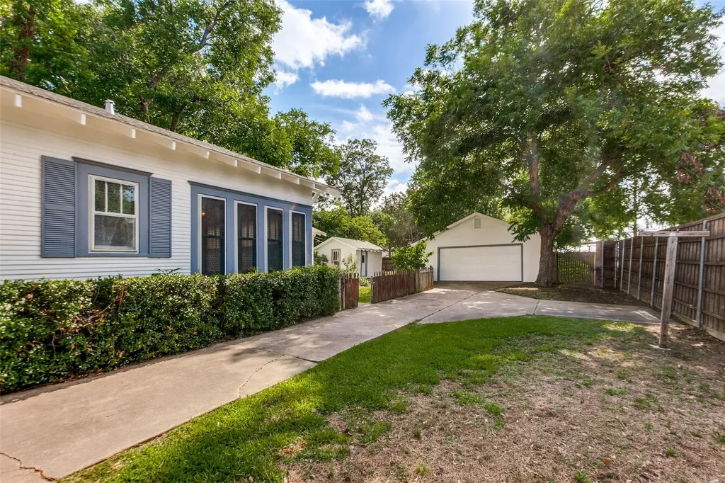 416 S 11th Street Garland TX 75040