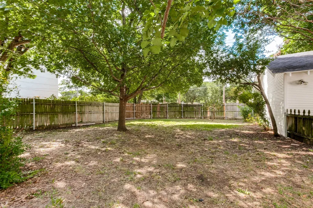 416 S 11th Street Garland TX 75040