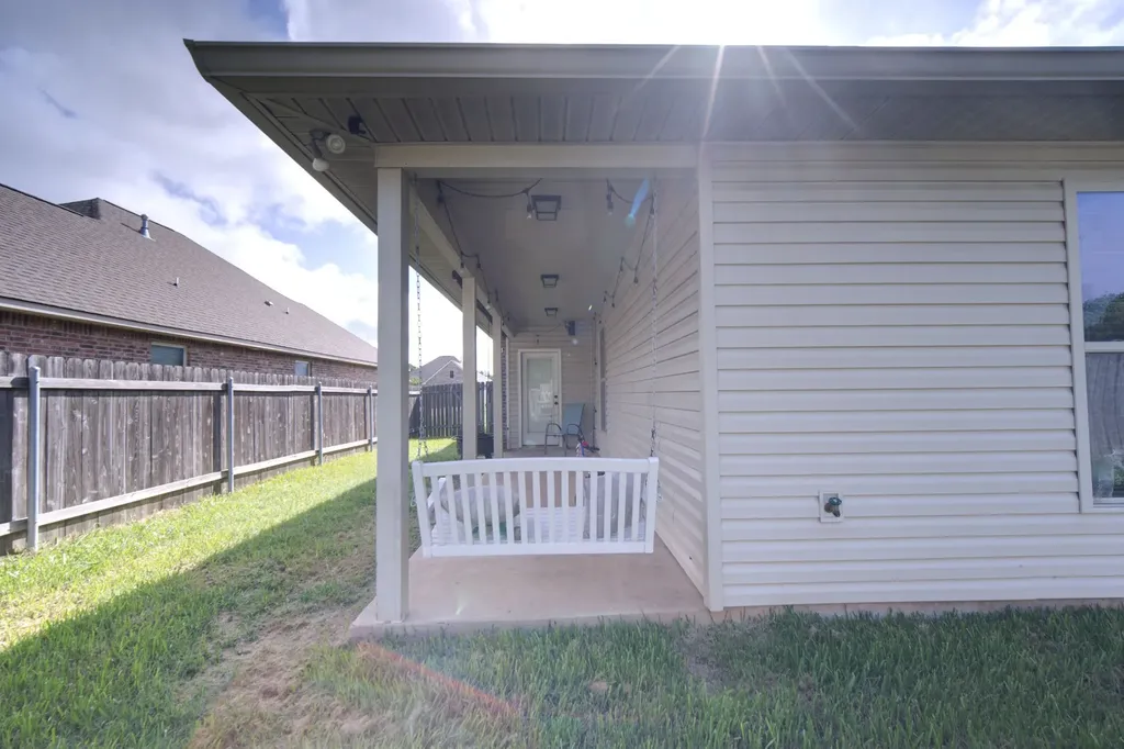 1136 Eli Conner Drive Bossier City LA 71112