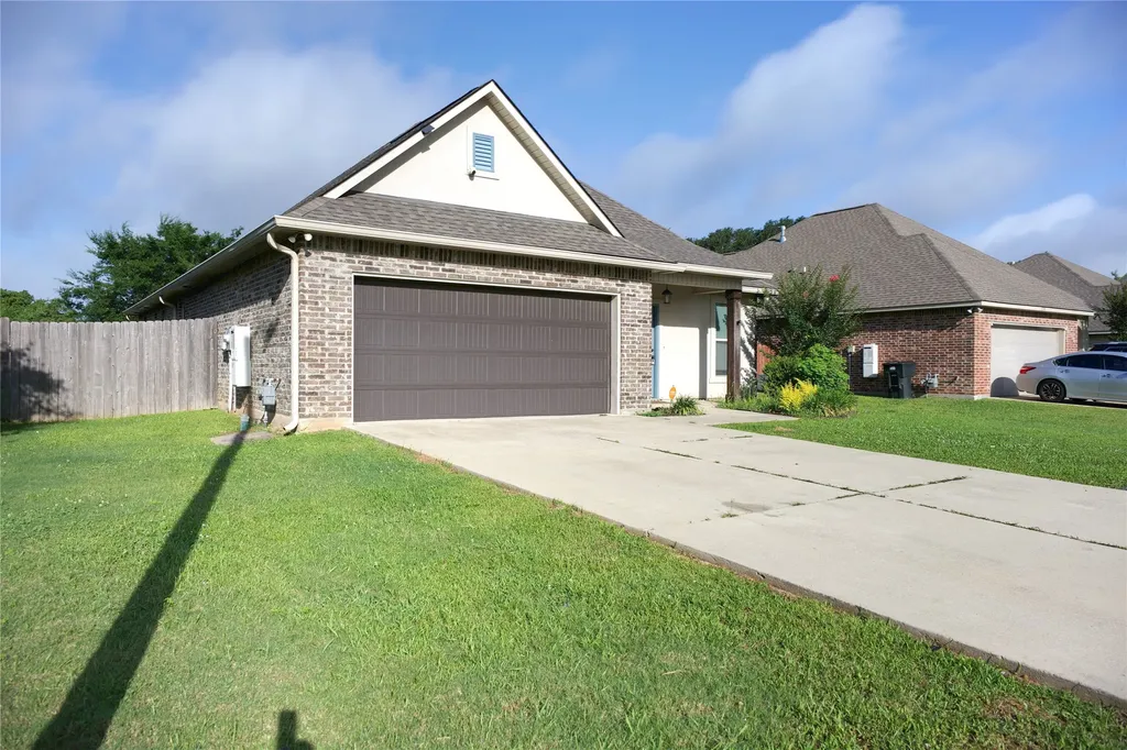 1136 Eli Conner Drive Bossier City LA 71112