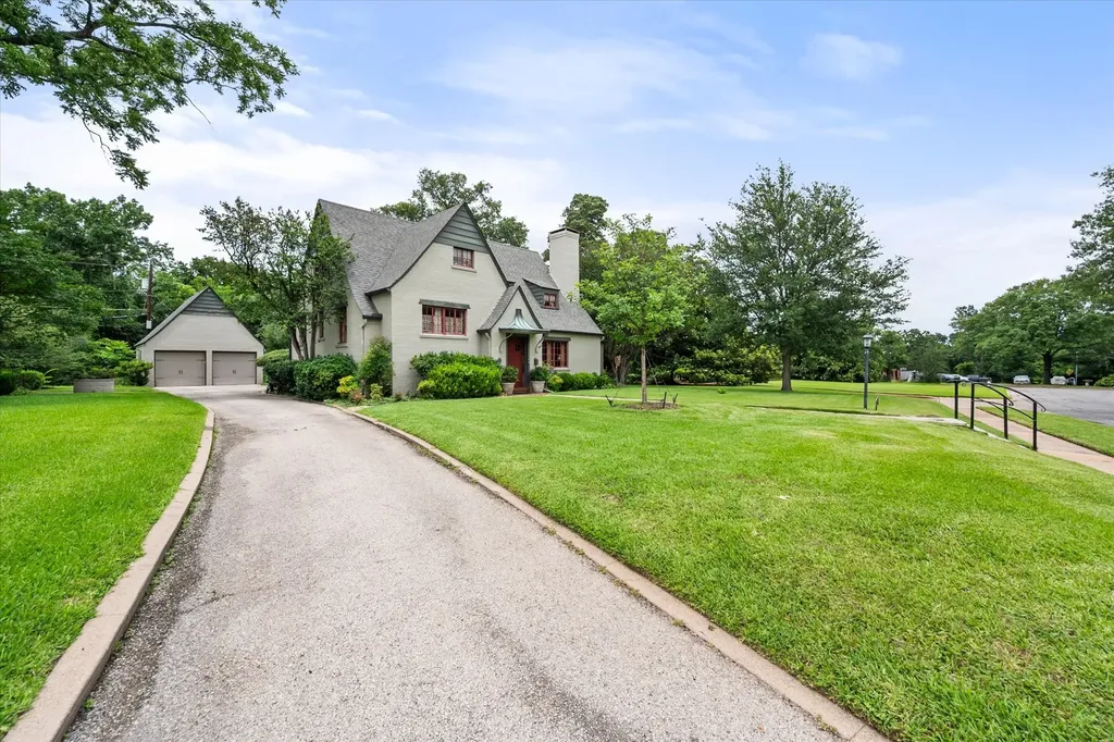 1208 Mills Place Corsicana TX 75110