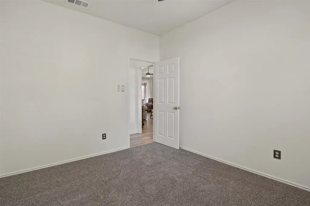 6105 Shattuck Drive Garland TX 75044