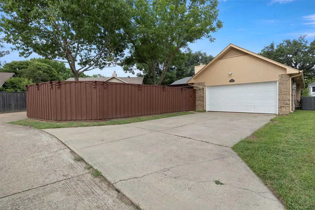 6105 Shattuck Drive Garland TX 75044
