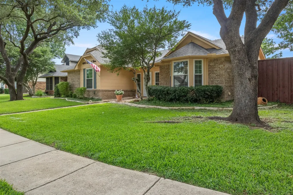6105 Shattuck Drive Garland TX 75044