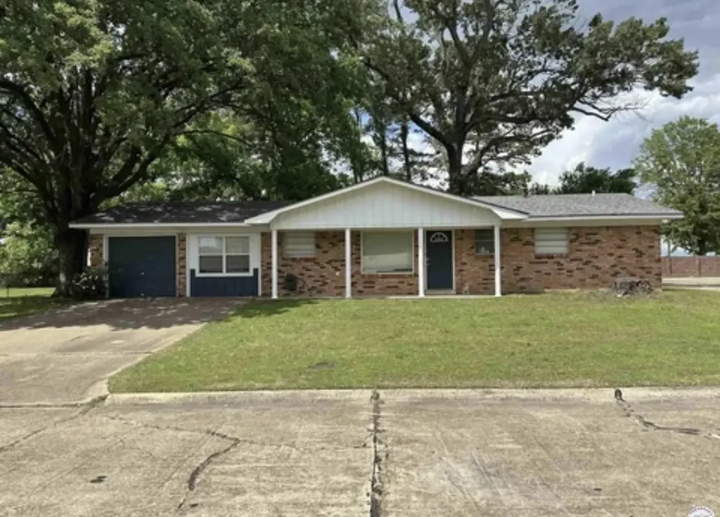 1002 Champion Street Texarkana TX 75501