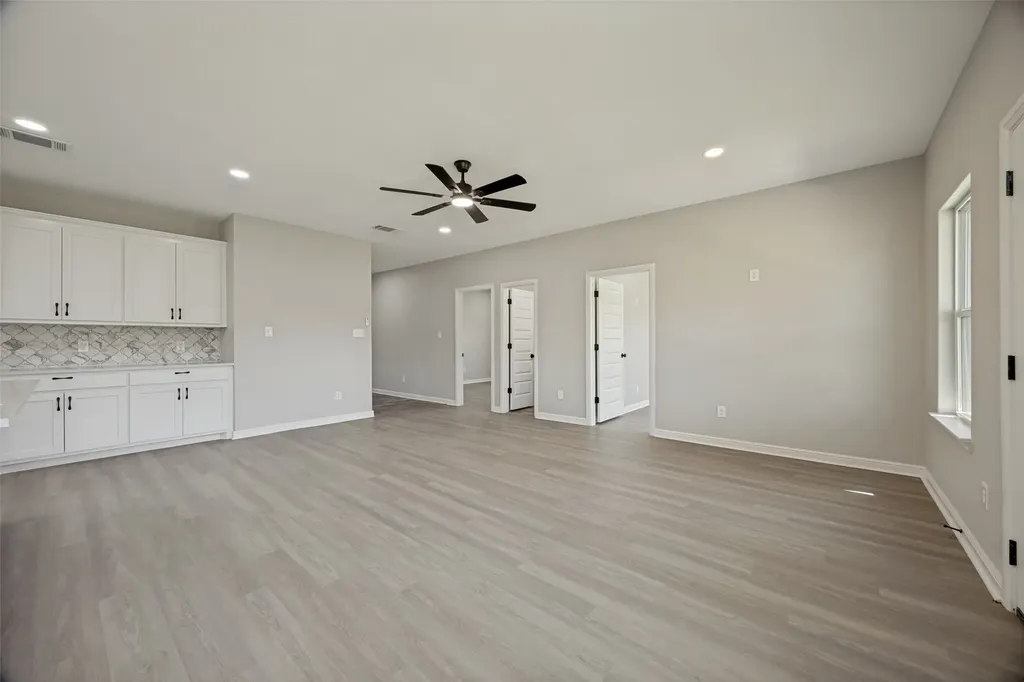 1948 County Road 1255 Savoy TX 75479