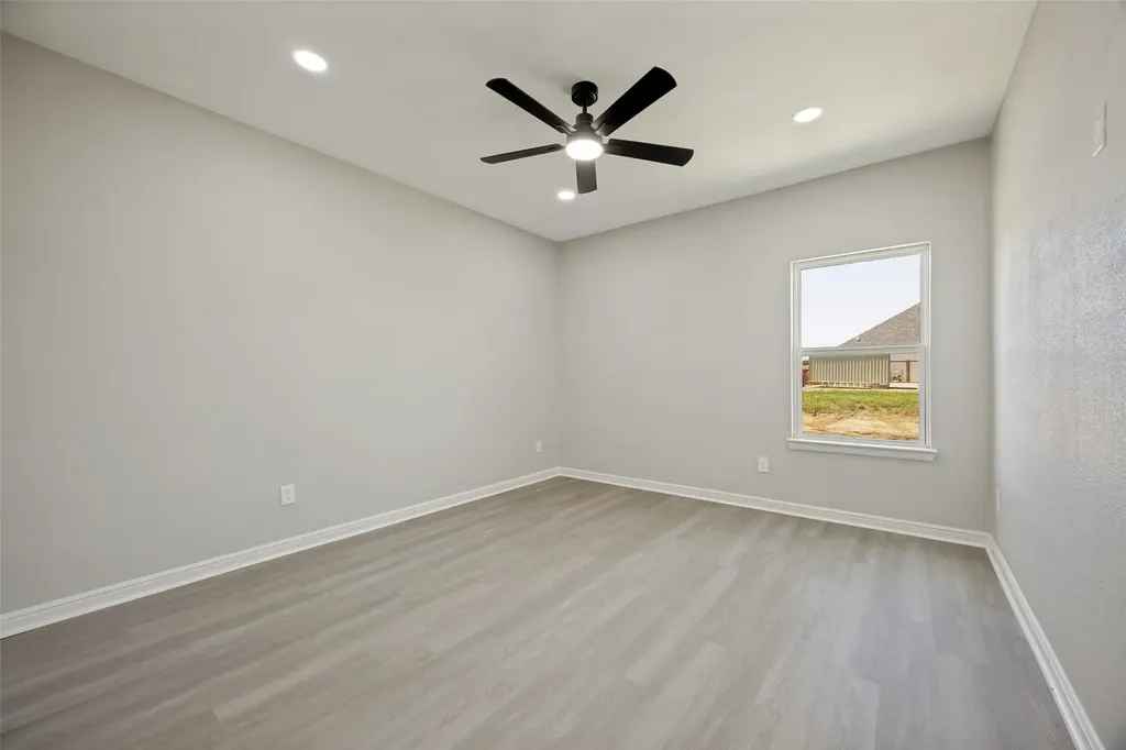 1948 County Road 1255 Savoy TX 75479
