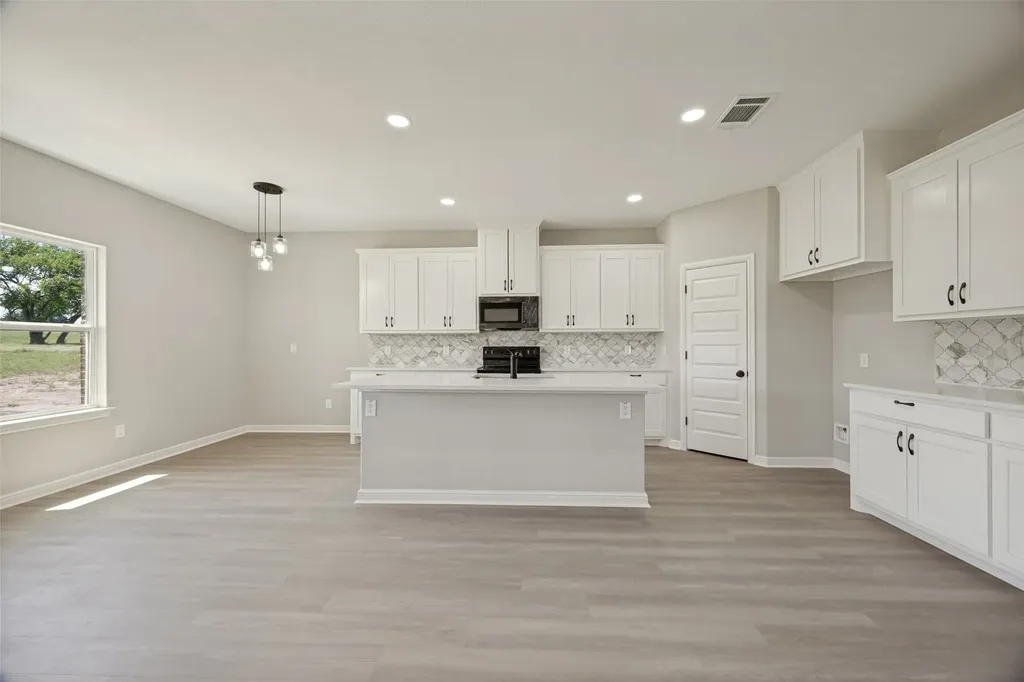 1948 County Road 1255 Savoy TX 75479