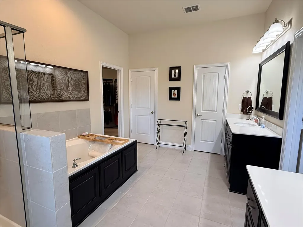 7310 Venice Drive Grand Prairie TX 75054