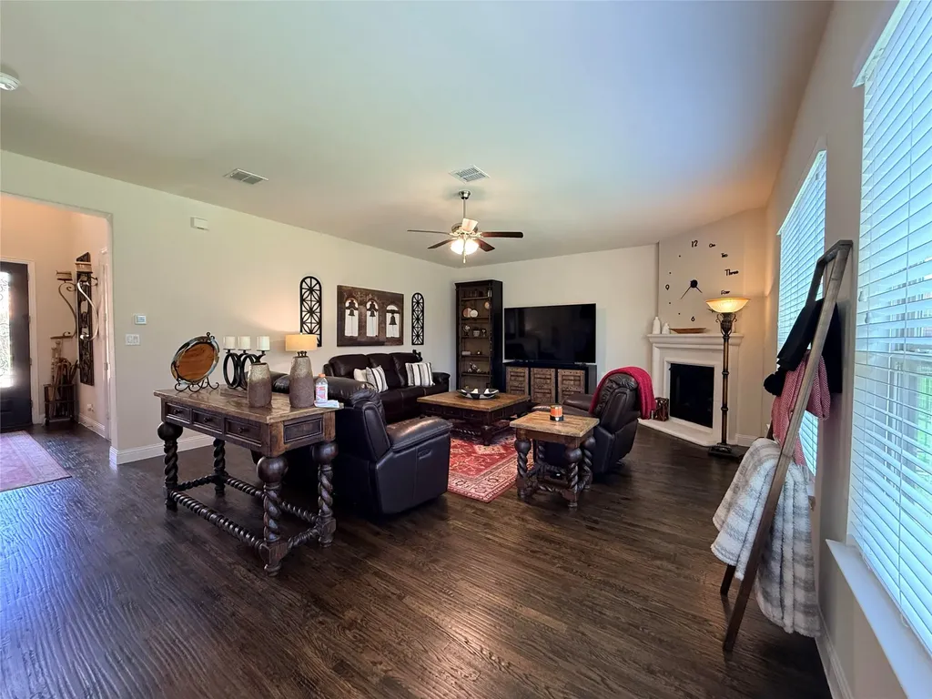 7310 Venice Drive Grand Prairie TX 75054