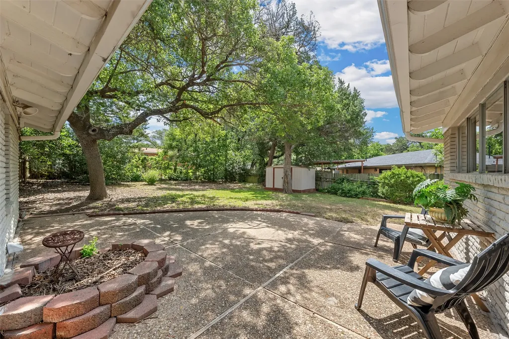357 Sharron Drive Woodway TX 76712