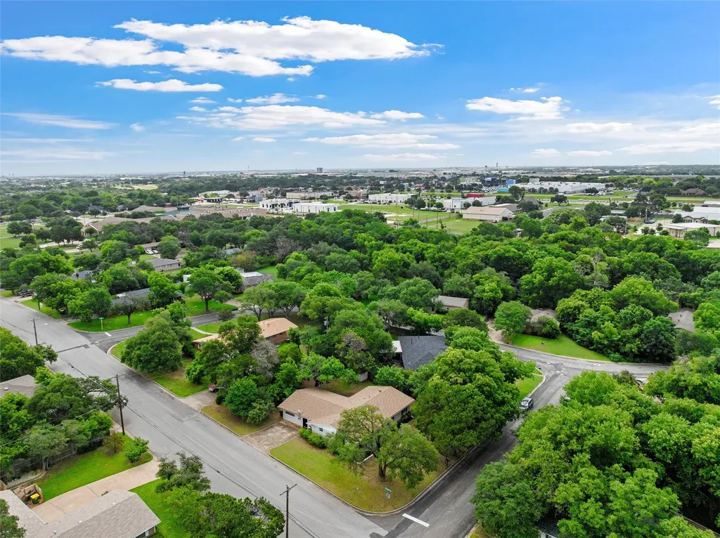 357 Sharron Drive Woodway TX 76712