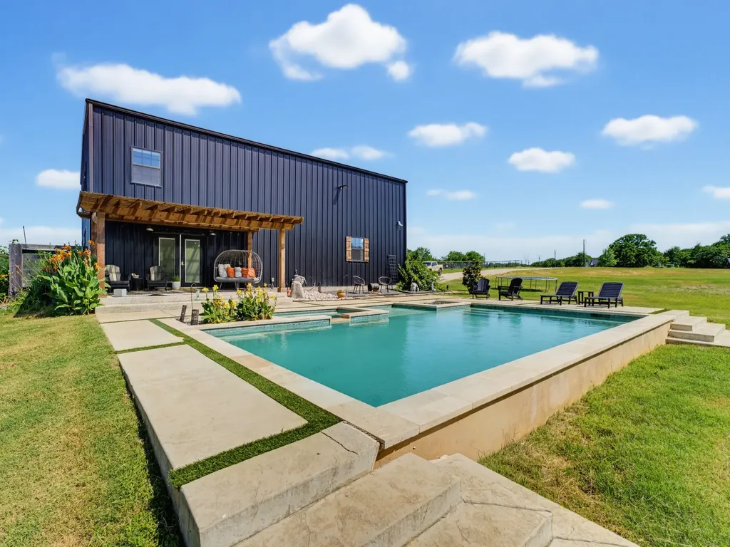 129 Coyote Cave Lane Alvord TX 76225