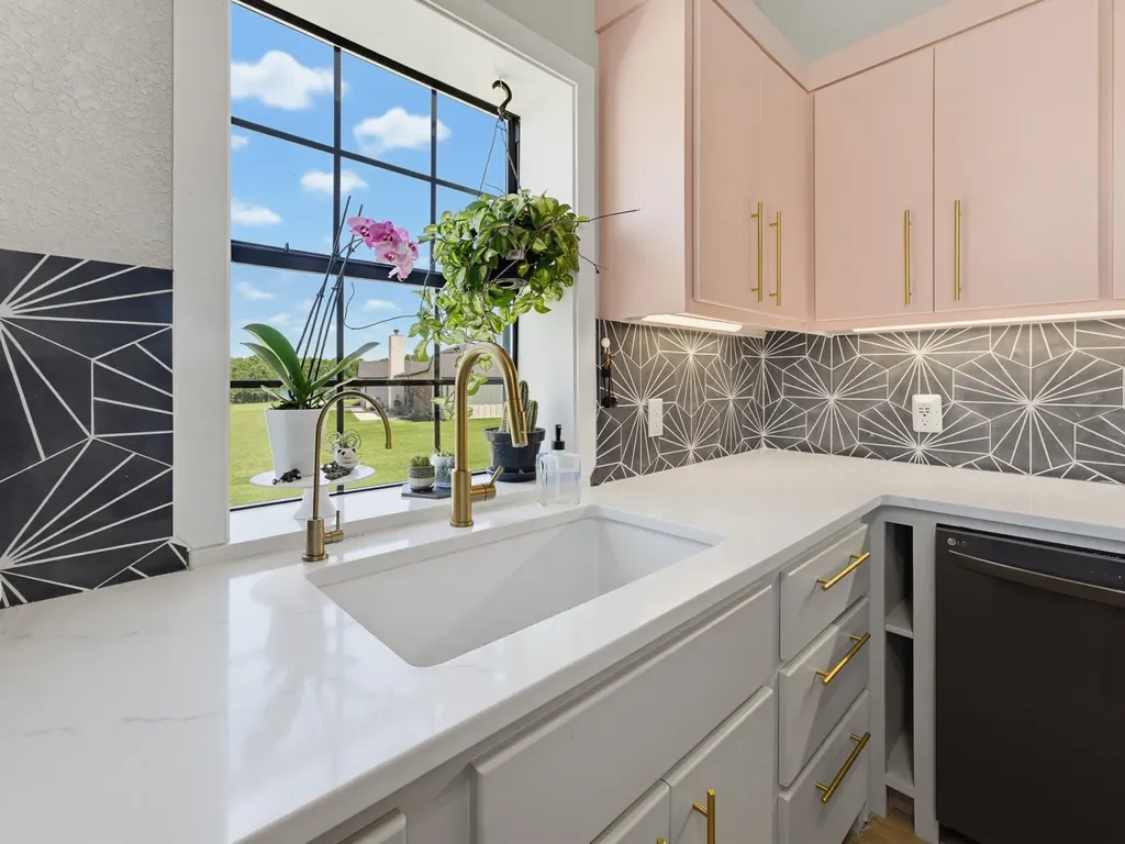 129 Coyote Cave Lane Alvord TX 76225