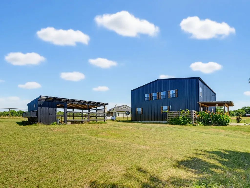 129 Coyote Cave Lane Alvord TX 76225