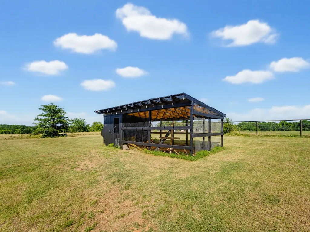 129 Coyote Cave Lane Alvord TX 76225