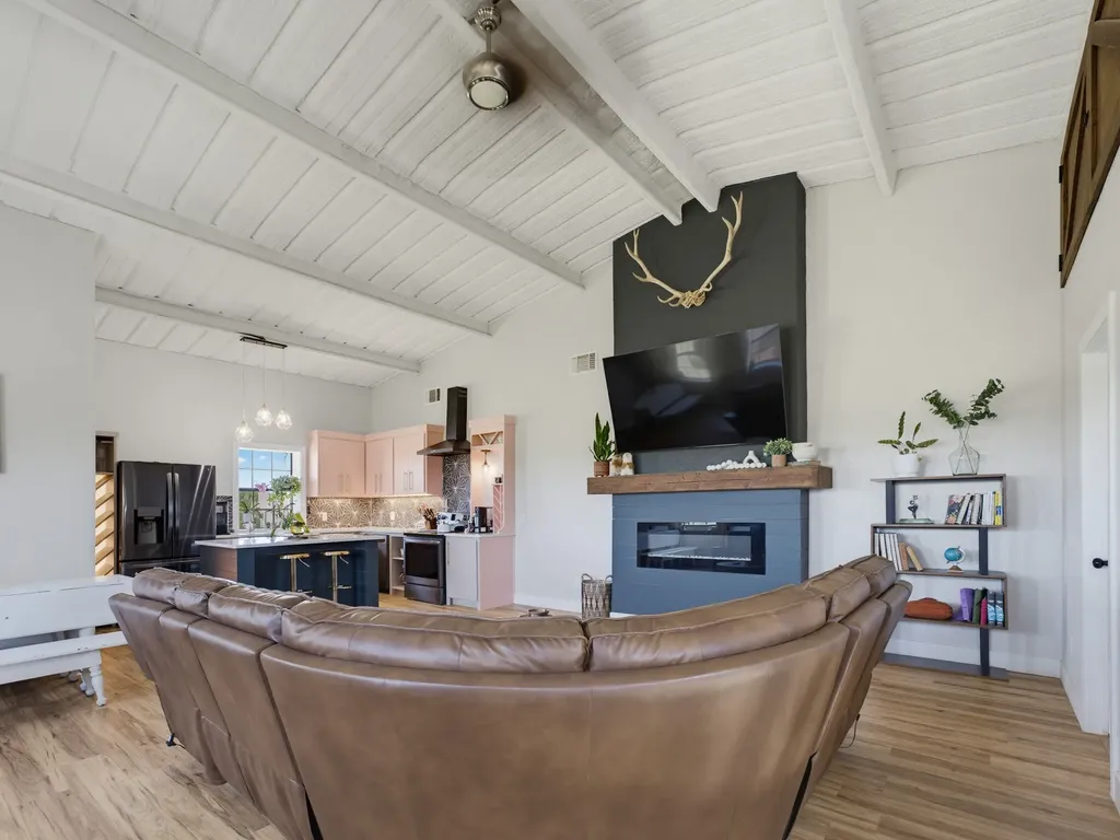129 Coyote Cave Lane Alvord TX 76225