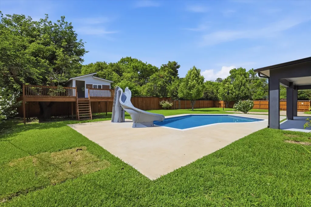 13693 Peyton Drive Dallas TX 75240