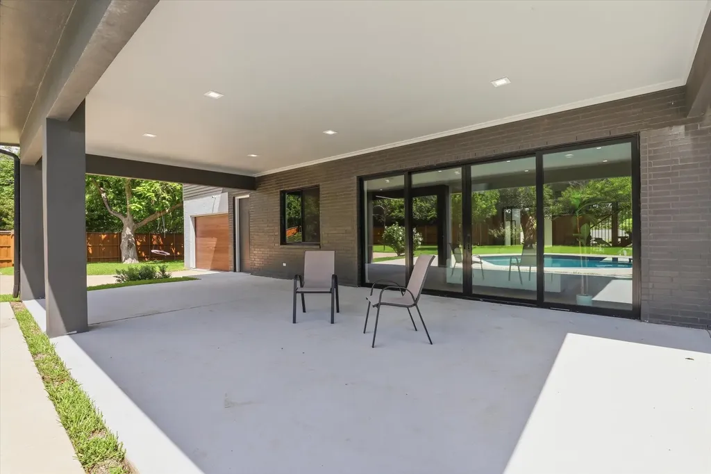 13693 Peyton Drive Dallas TX 75240