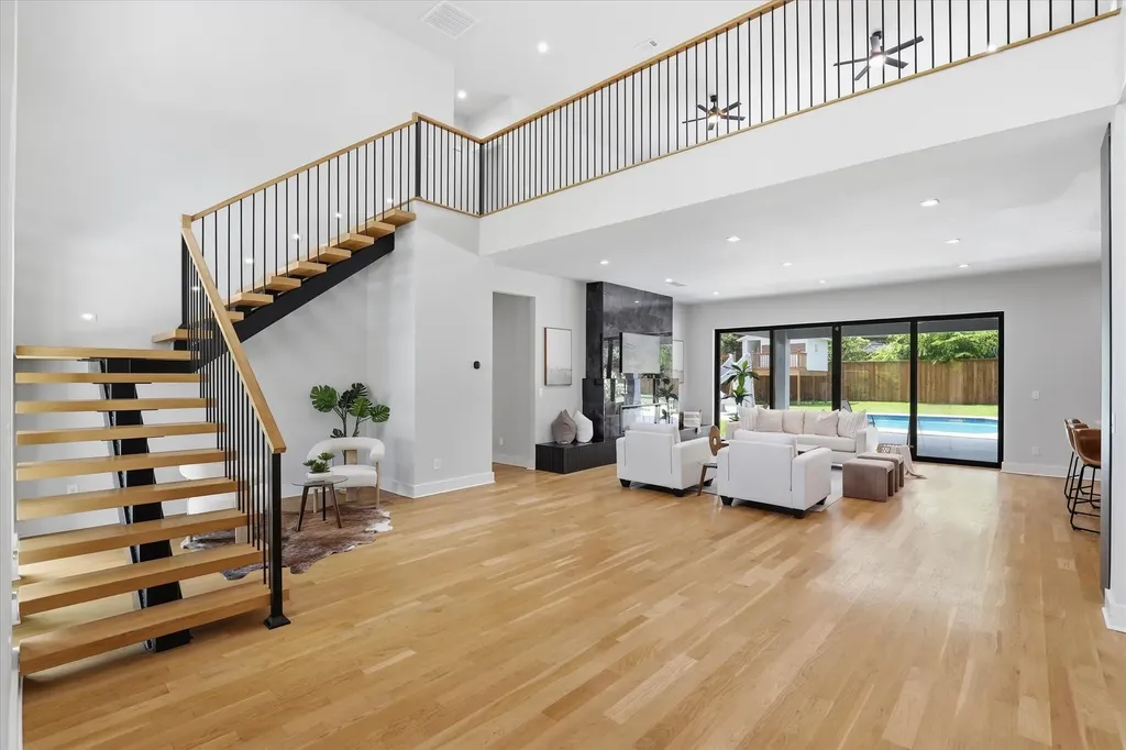 13693 Peyton Drive Dallas TX 75240