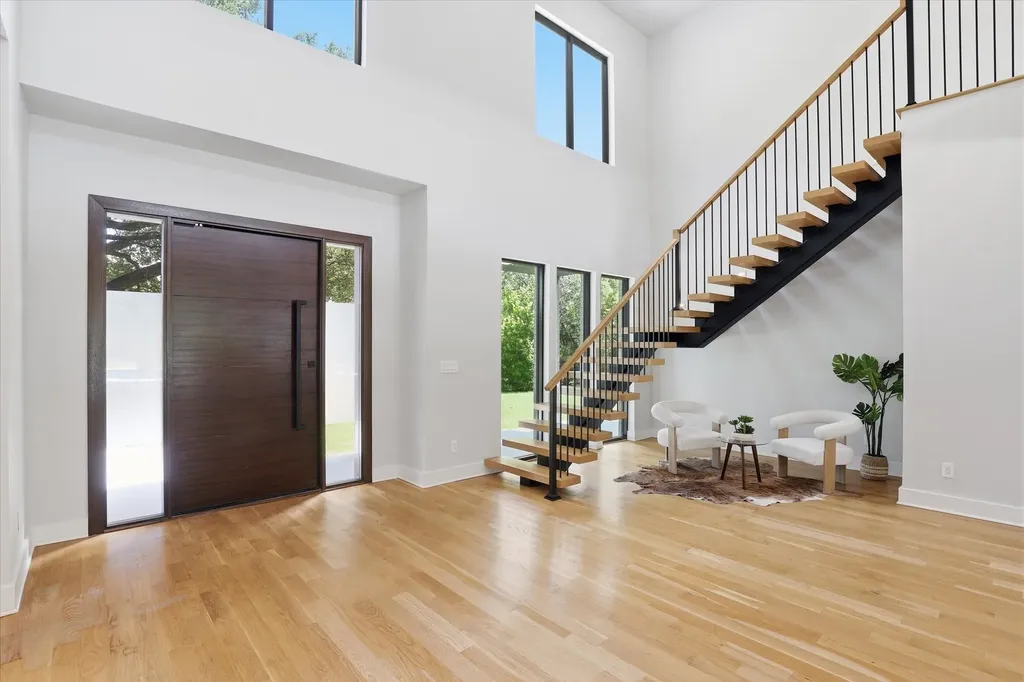 13693 Peyton Drive Dallas TX 75240