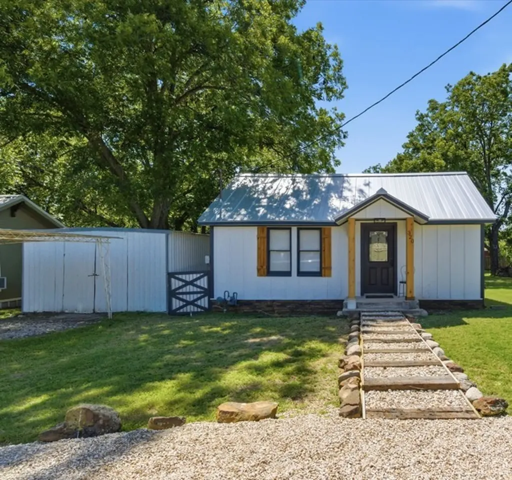 320 N Park Street Dublin TX 76446