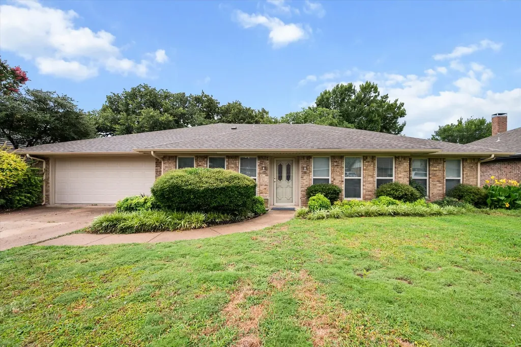 1018 Auburn Drive Arlington TX 76012