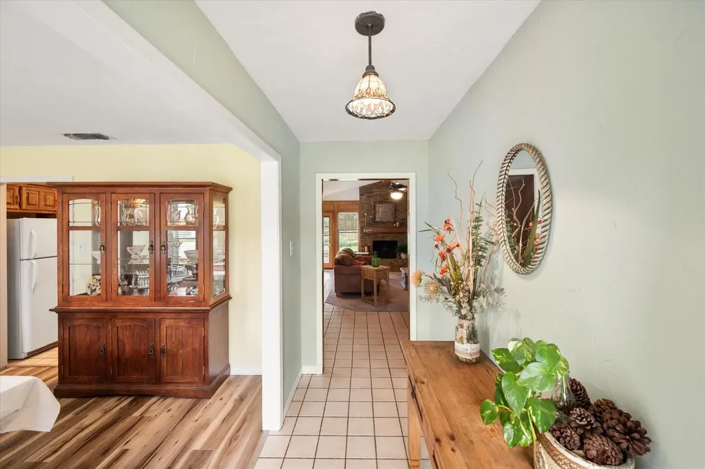 1018 Auburn Drive Arlington TX 76012