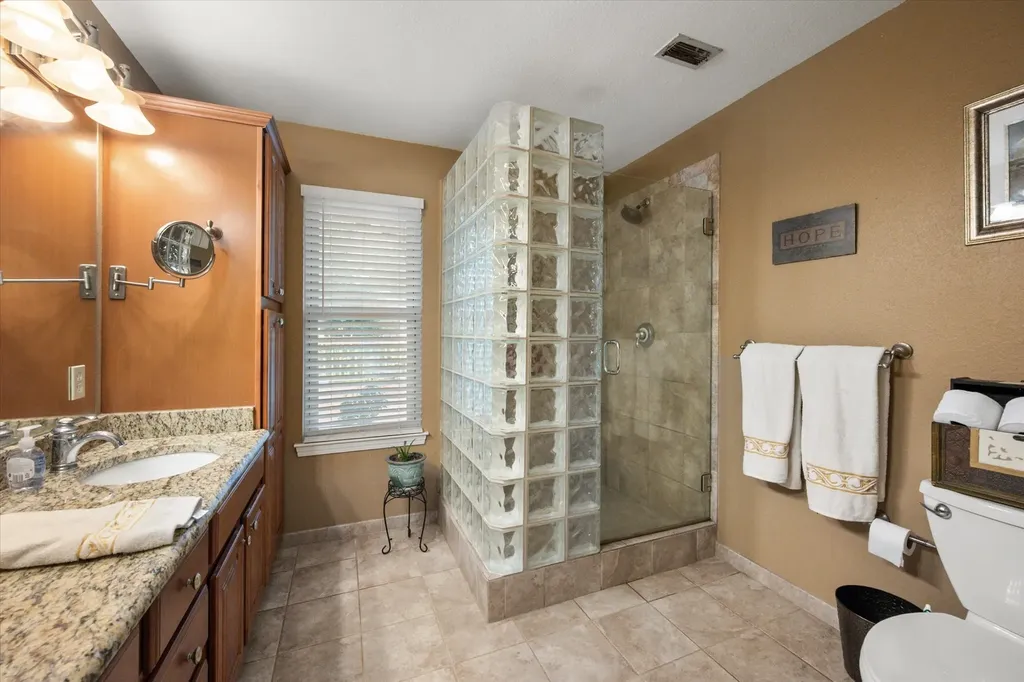 1018 Auburn Drive Arlington TX 76012
