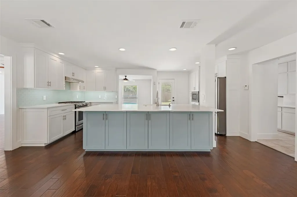 3542 Jubilee Trail Dallas TX 75229