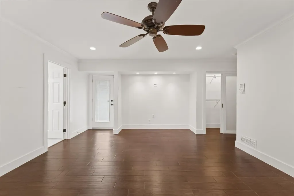 3542 Jubilee Trail Dallas TX 75229