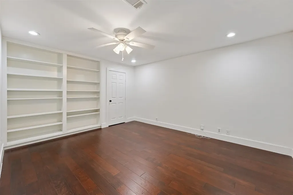 3542 Jubilee Trail Dallas TX 75229